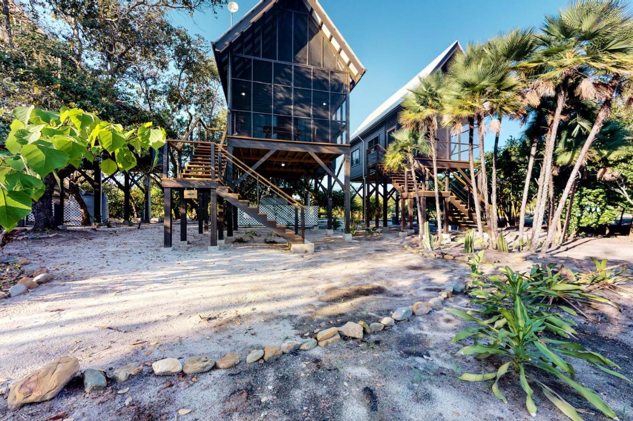 Inn The Trees Cabanas Placencia Exterior photo